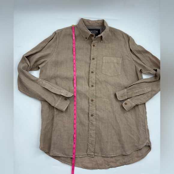 Classic Men's Beige Button-Down Shirt - Picture 7 of 9